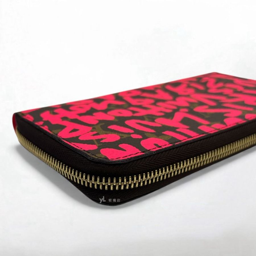 S5147-LV Graffiti Zippy粉紅塗鴉ㄇ拉長夾 M93710-7