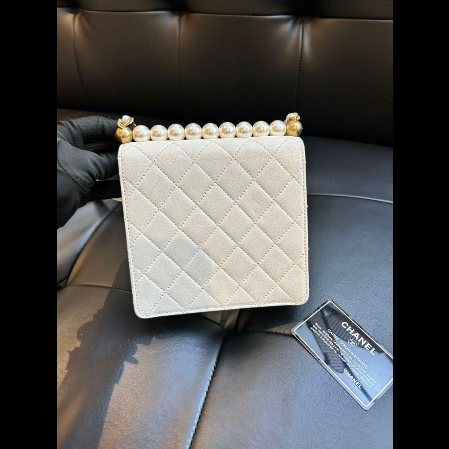 Chanel pearl mini square-1