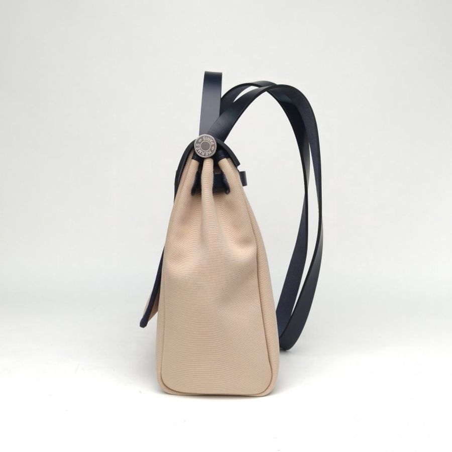 HERMES Herbag31米色拼印度藍帆布/牛皮W刻銀扣肩背包-3