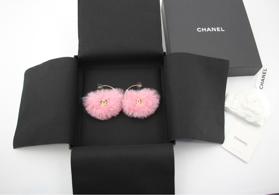 Chanel 24C 毛絨早春度假系列環狀粉紅色耳環-0