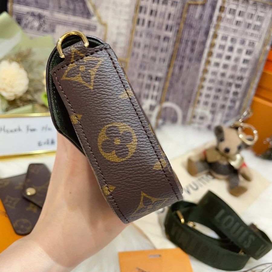 《近全新 》芯片款 經典 M80091 老花三合一綠色背帶 肩背/斜背包-12