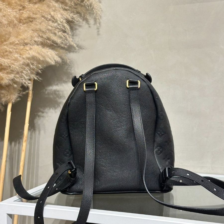 LOUIS VUITTON 壓紋牛皮後背包 - 黑-4