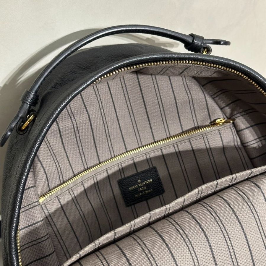 LOUIS VUITTON 壓紋牛皮後背包 - 黑-8
