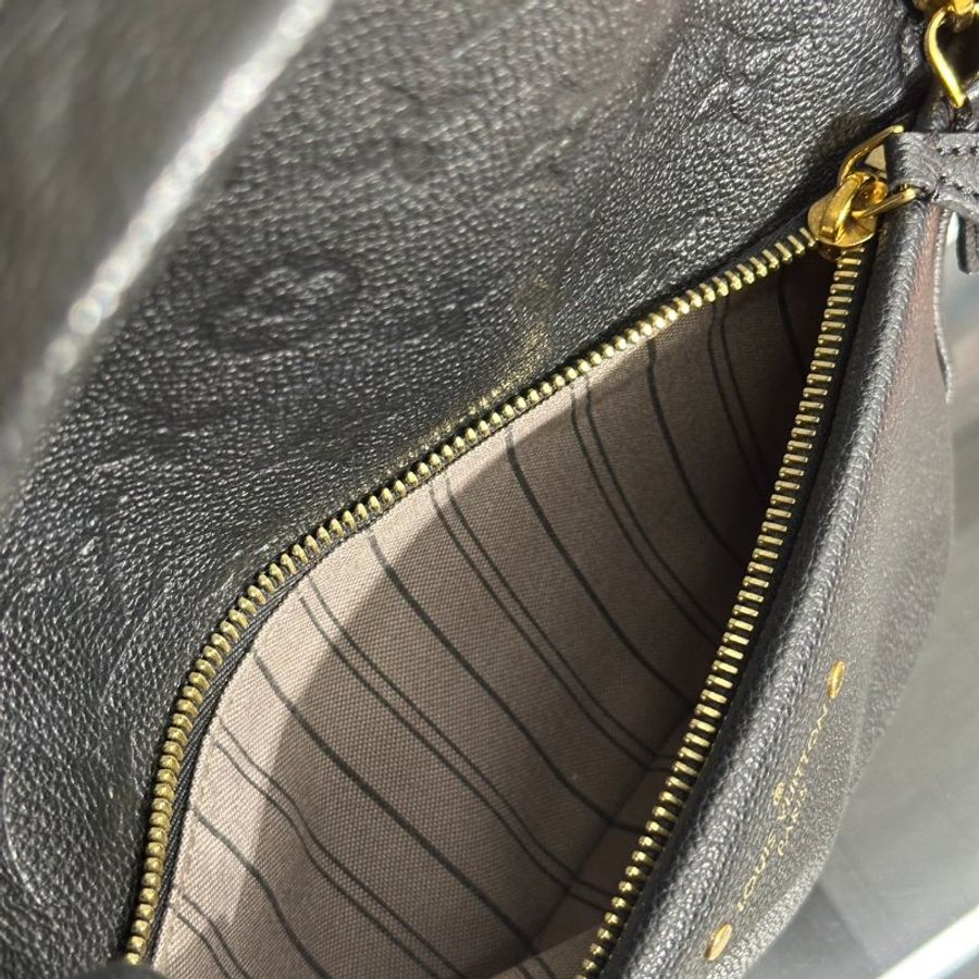 LOUIS VUITTON 壓紋牛皮後背包 - 黑-9