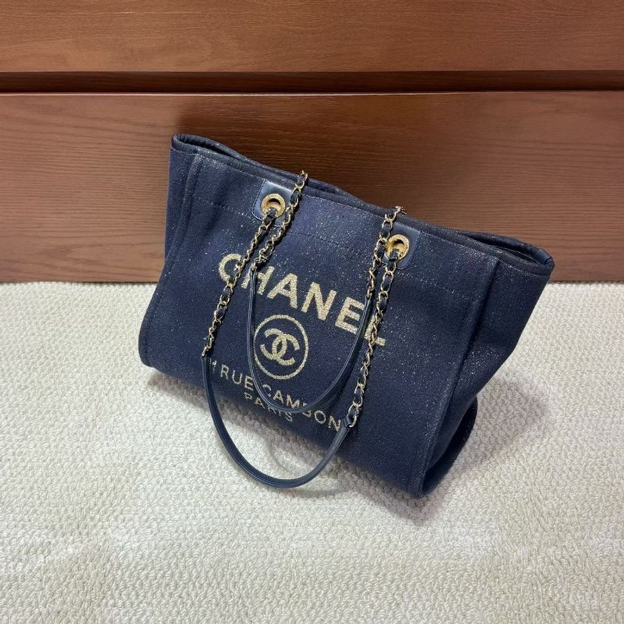 Chanel 沙灘包藍金限定 深藍色面料+金絲線很閃 尺寸約26*41 。-1