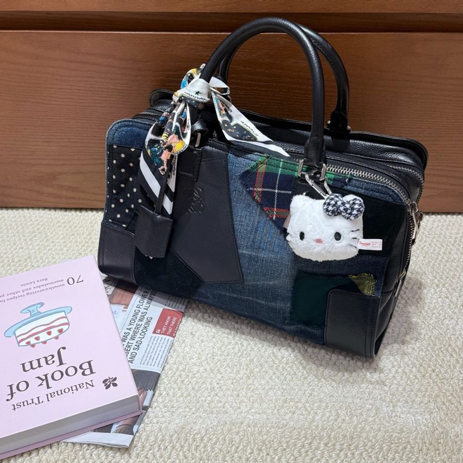 LOEWE /羅意威 CDG聯名amazona保齡球 牛仔拼布的設計 底長35cm左右-0
