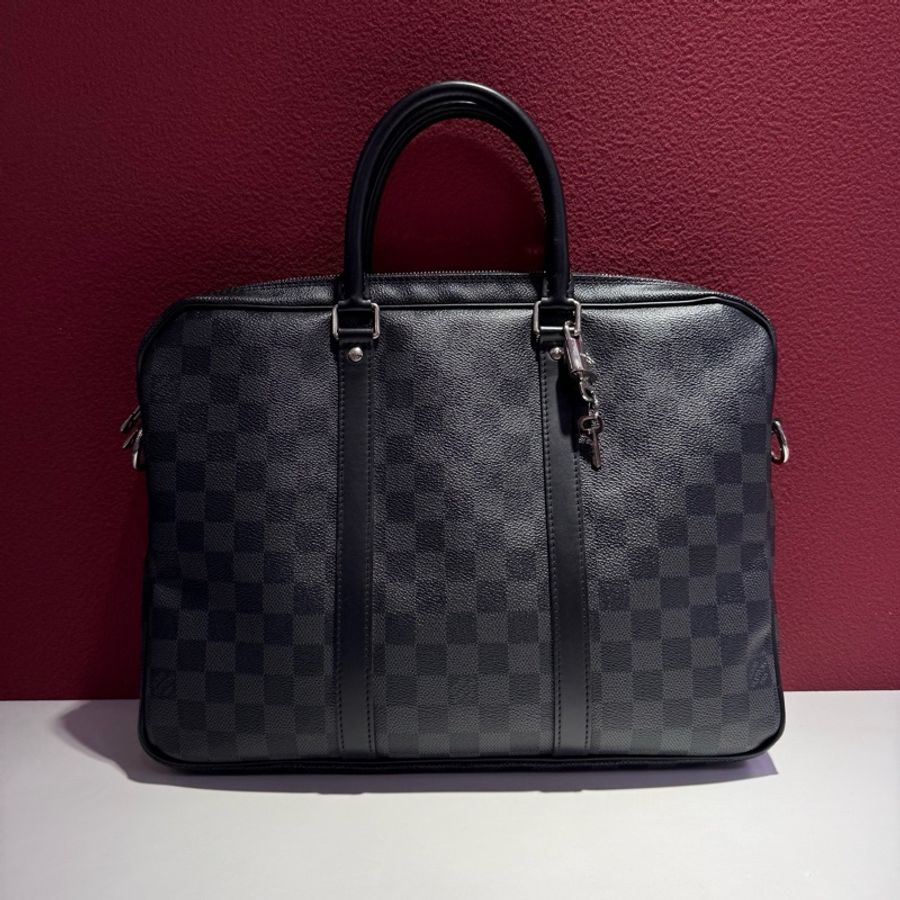 路易威登/Louis Vuitton Voyaga 經典棋盤格 黑色公文包 手提包 無肩帶 尺寸:36*6*27 cm 。-0