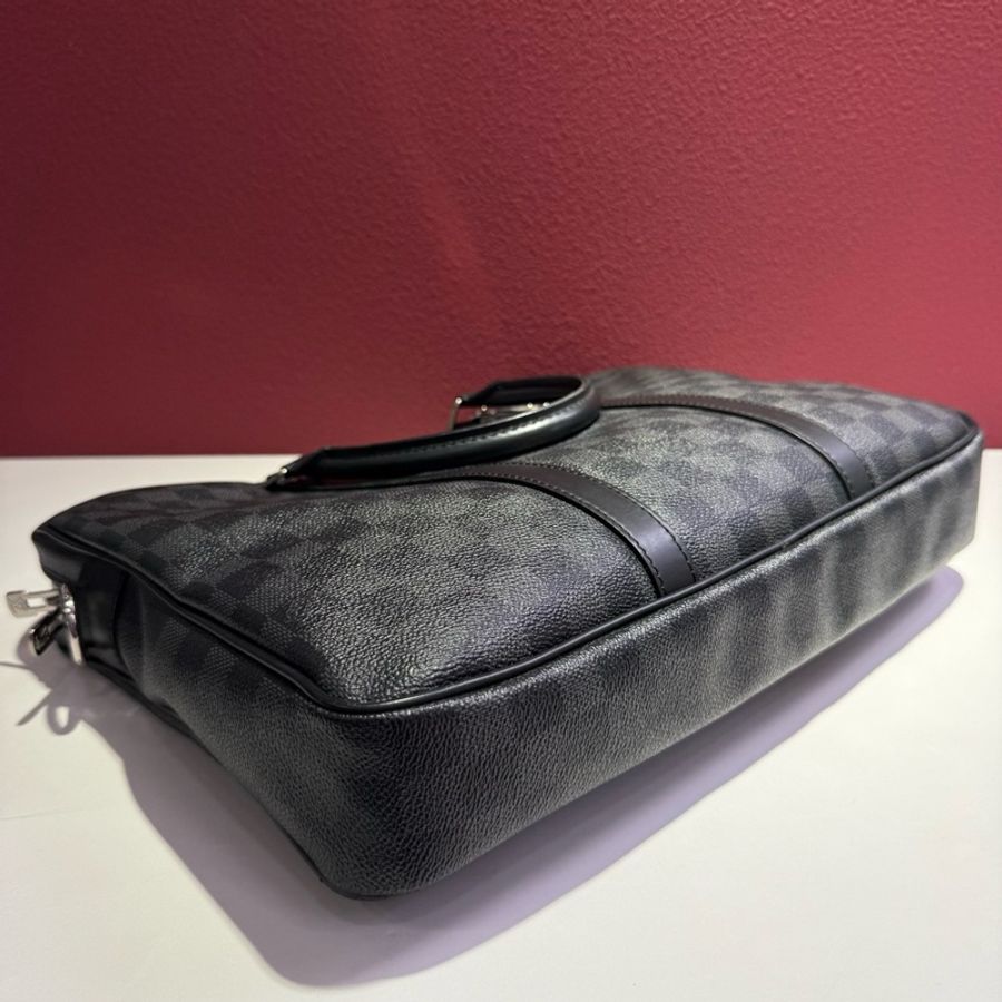 路易威登/Louis Vuitton Voyaga 經典棋盤格 黑色公文包 手提包 無肩帶 尺寸:36*6*27 cm 。-5