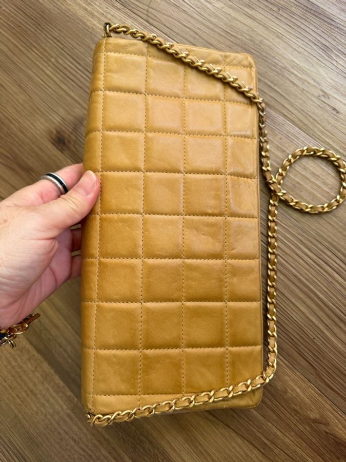 📌 絕版珍藏 | ❤️ Chanel 香奈兒 Vintage 巧克力方格焦糖駝色 East West 鏈條包 ✨26 × 13 × 5 cm-27