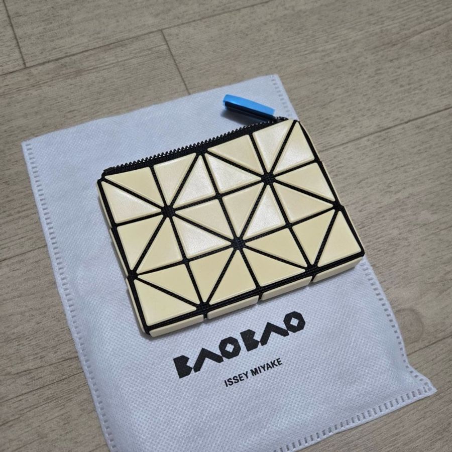 Issey Miyake 三宅一生 BaoBao 零錢包 霧面 黃色 稀有款 非常少見-1