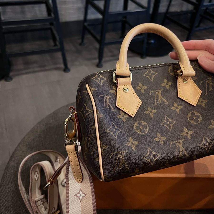 📢二手近新 Louis Vuitton LV Speedy Bandouliere 20奶茶色背帶波士頓包晶片款 正品-7