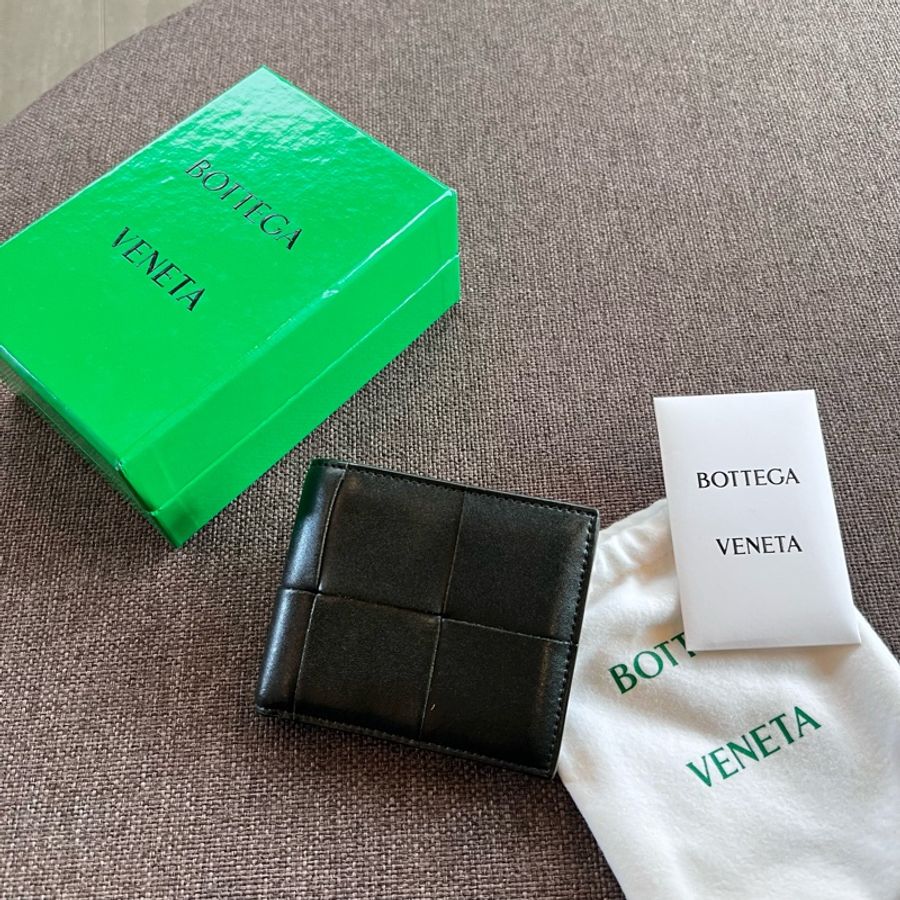 📢二手 經典耐用的低調高質感短夾🖤Bottega Veneta BV新款大格牛皮編織短夾 正品-0