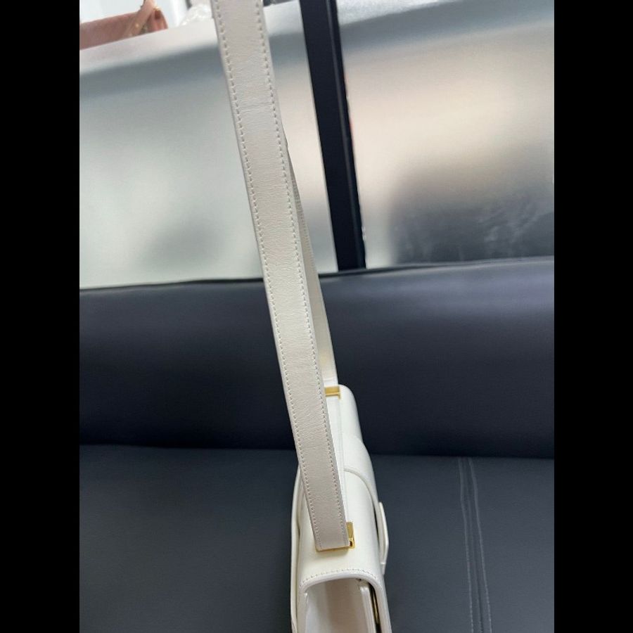 Dior montaigne 30 medium
蒙田30 白色金扣全皮-17