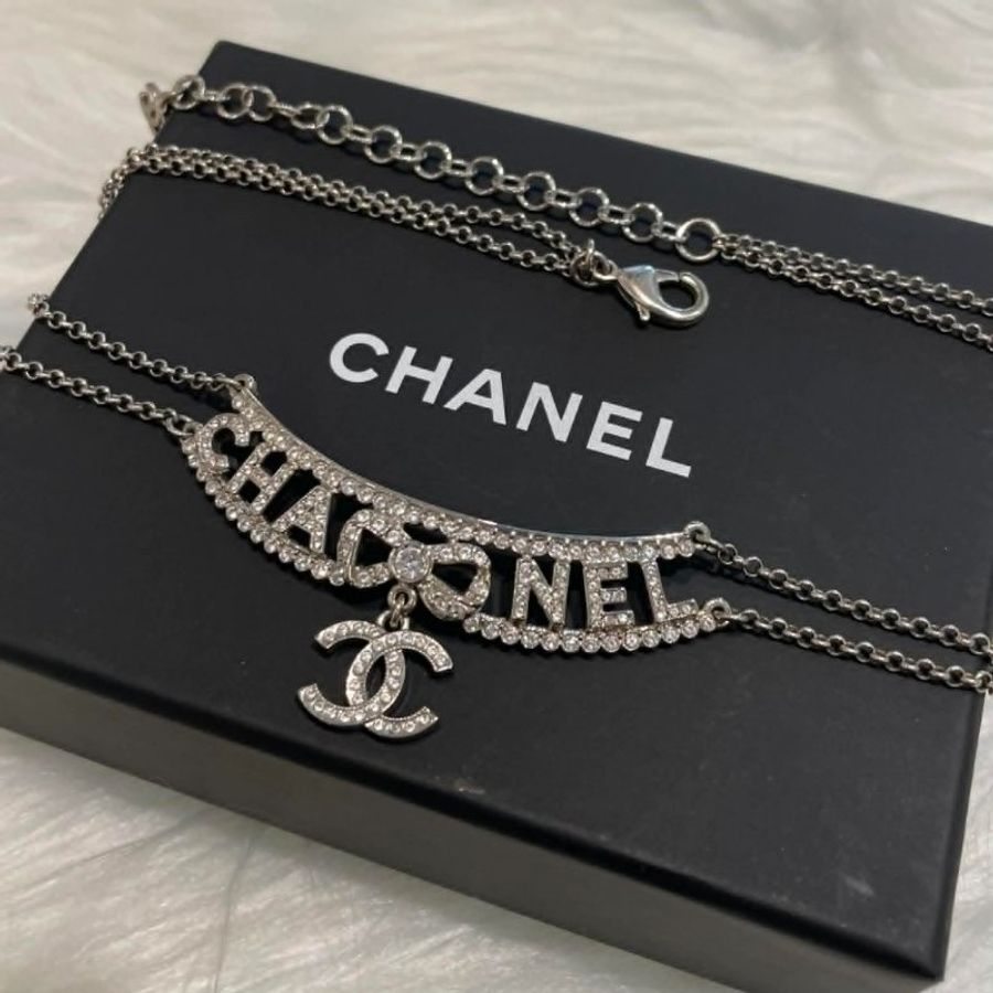 CHANEL 水鑽字母蝴蝶結雙C垂墜頸鍊-0