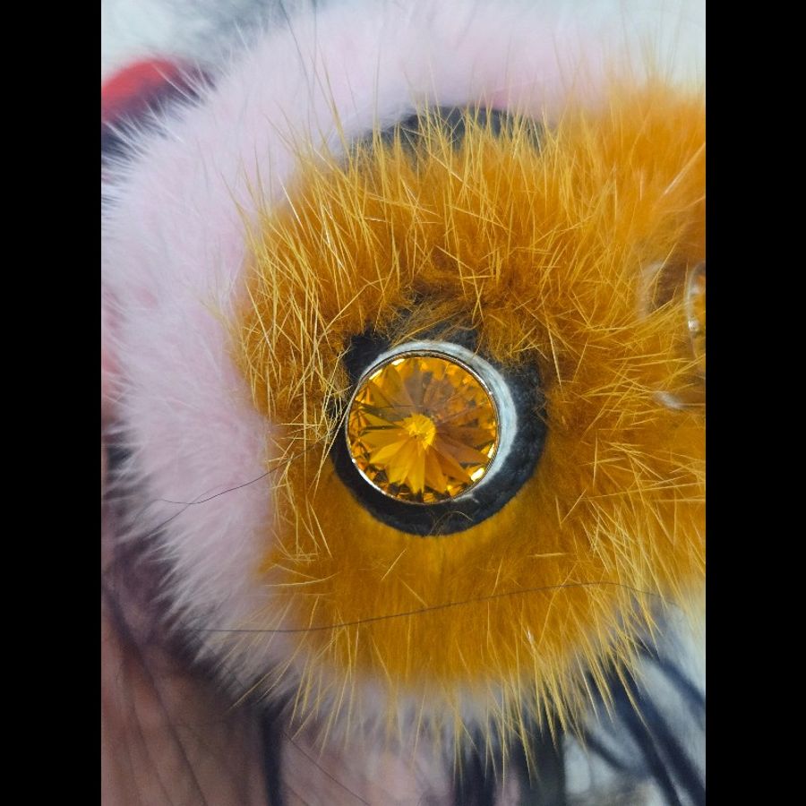 Fendi 怪獸皮草吊飾---
熱帶翠鳥狐狸毛及山羊毛皮吊飾-15
