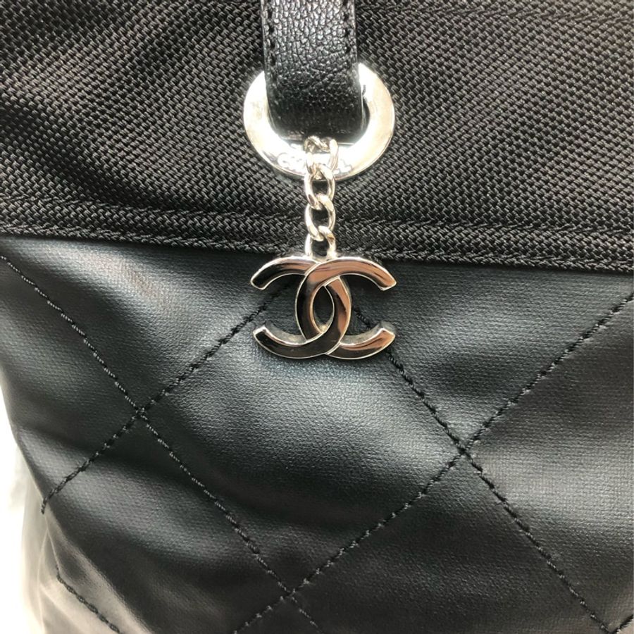 Chanel 黑色塗層帆布Tote XC487-5