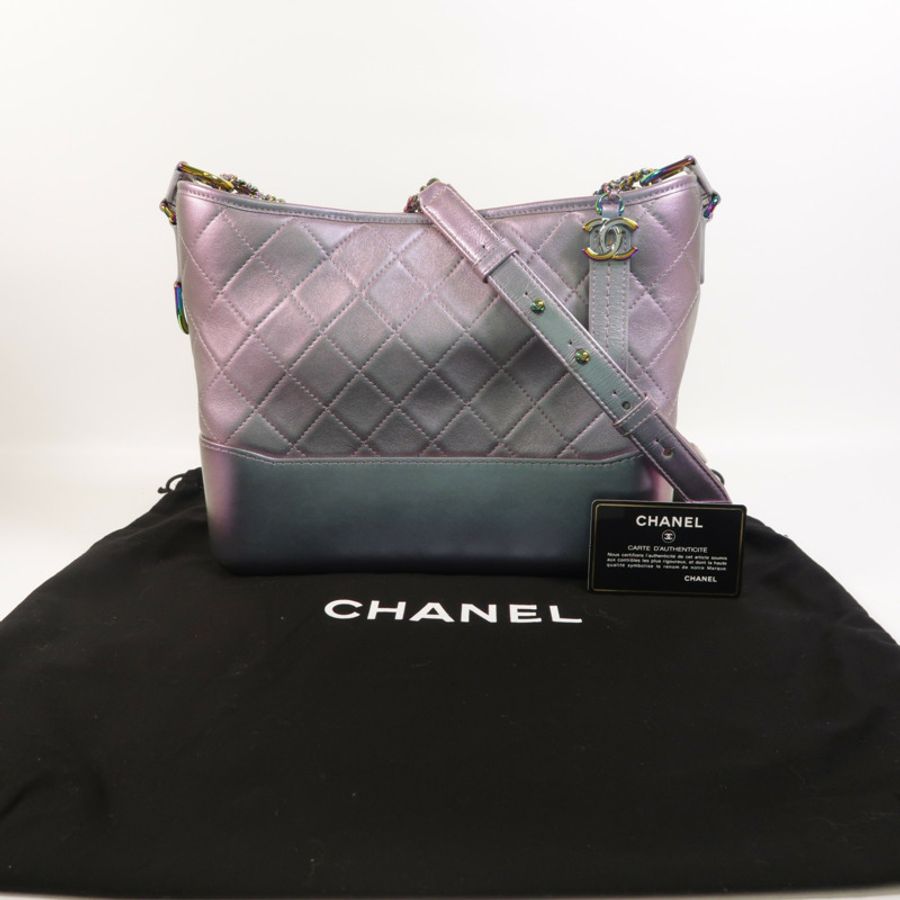 CHANEL 牛皮皮革Gabrielle Medium鏈帶肩背袋-9