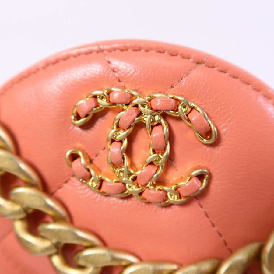 CHANEL 羊皮皮革Chanel 19 Clutch Bag鏈帶肩背袋-6