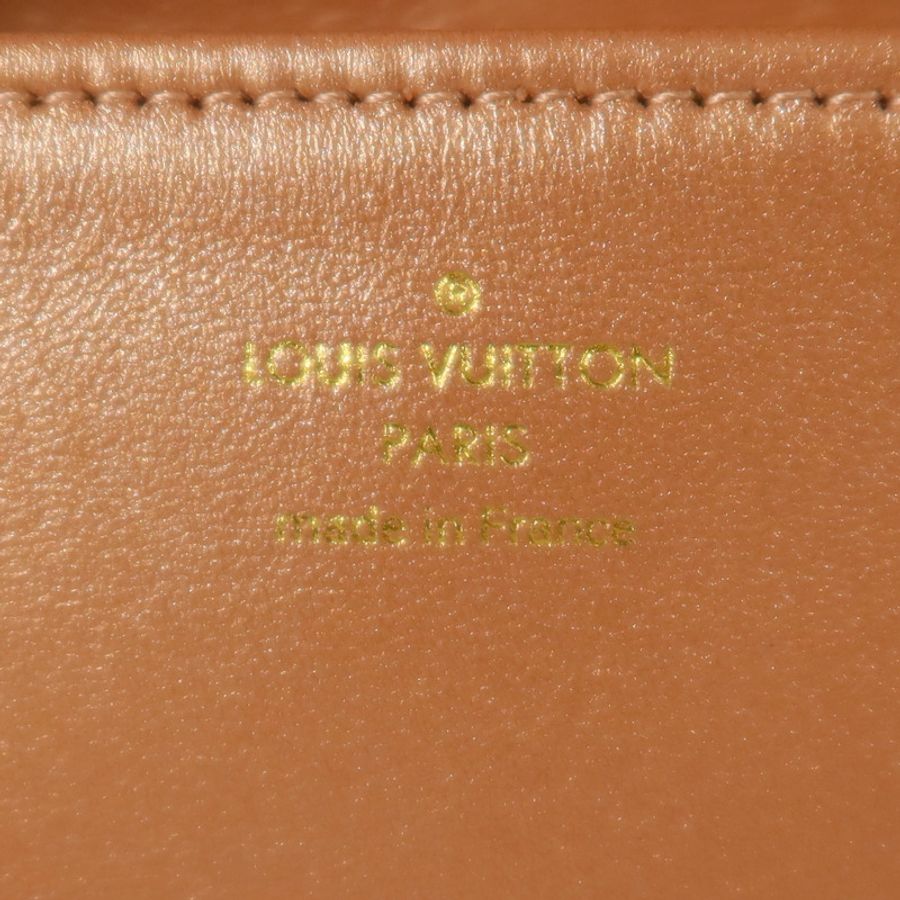 LOUIS VUITTON Monogram Embossed Coussin Belt Bag金扣手挽/腰包兩用袋-5