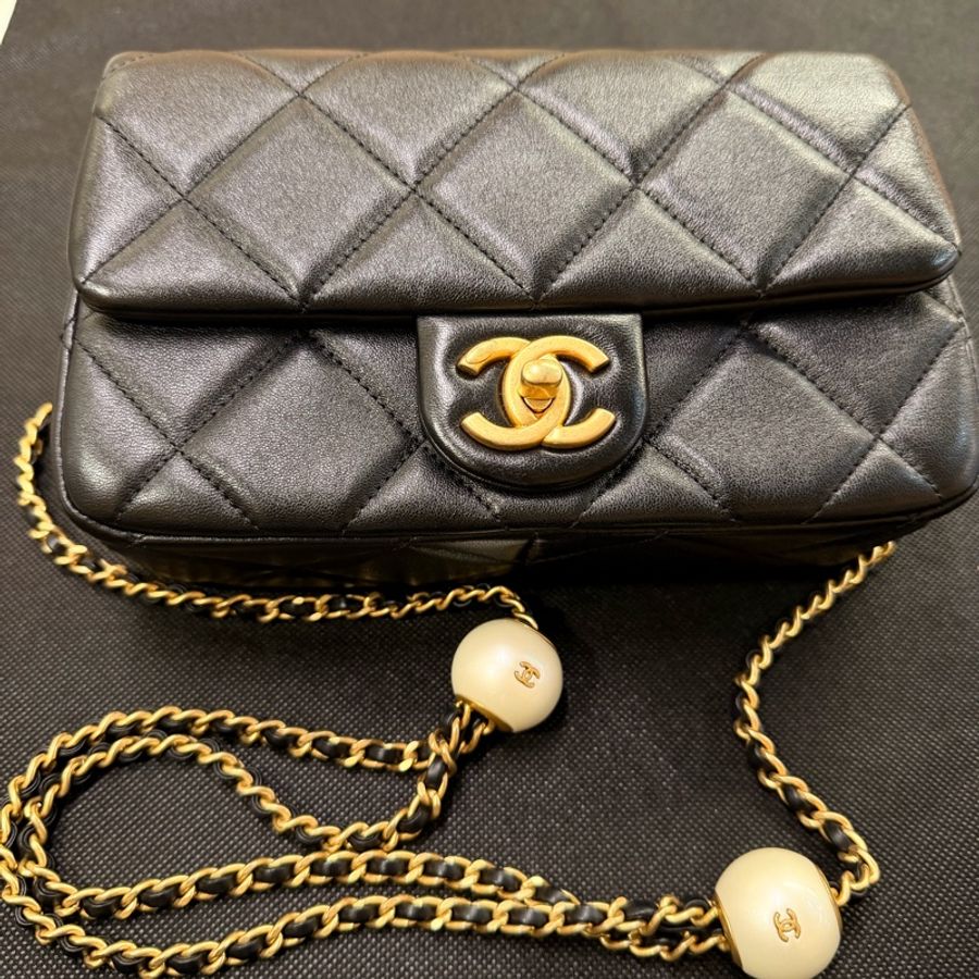 Chanel Cf20 黑羊皮金釦雙珍珠調節斜背包晶片款-0