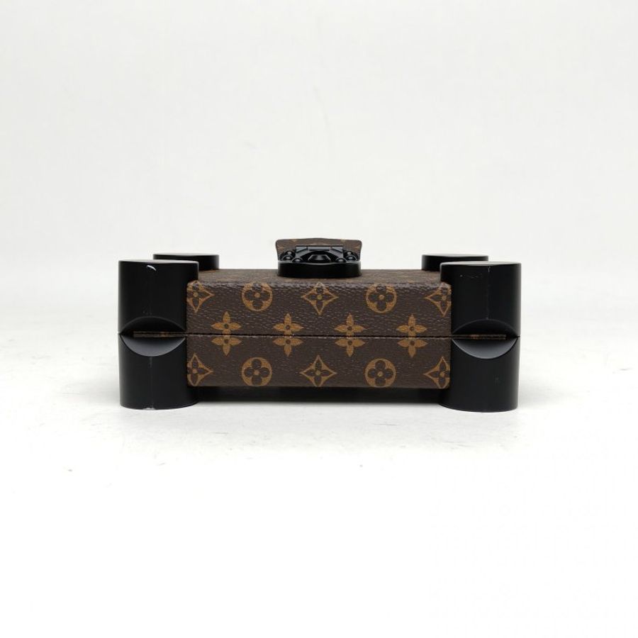 LOUIS VUITTON 老花PVC黑扣2016秀款盒子包肩背包-4