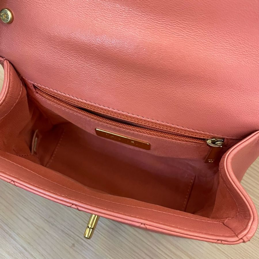 Chanel 香奈儿 19bag 28開 珊瑚粉 邮差手提斜挎链条包 有塵袋 無卡 無盒子 尺寸底長20*高14*寬6cm-6