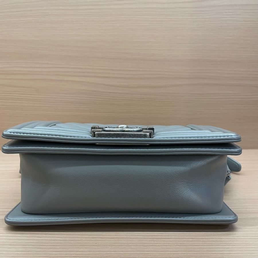 Chanel|香奈儿 灰銀扣V纹Leboy 光面牛皮 小號 26開 有塵袋 無卡 無盒子 尺寸底長20*高12*寬8cm-4