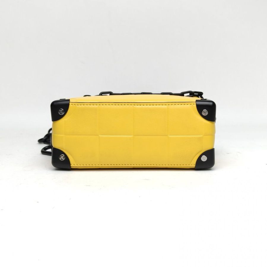 LOUIS VUITTON 黃色牛皮晶片SacMiniSoftTrunk軟盒子包秀款肩背包-4