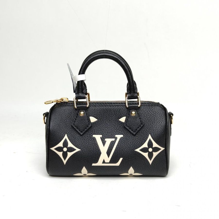 LOUIS VUITTON SpNano16黑色牛皮晶片大Logo印花肩背包-2