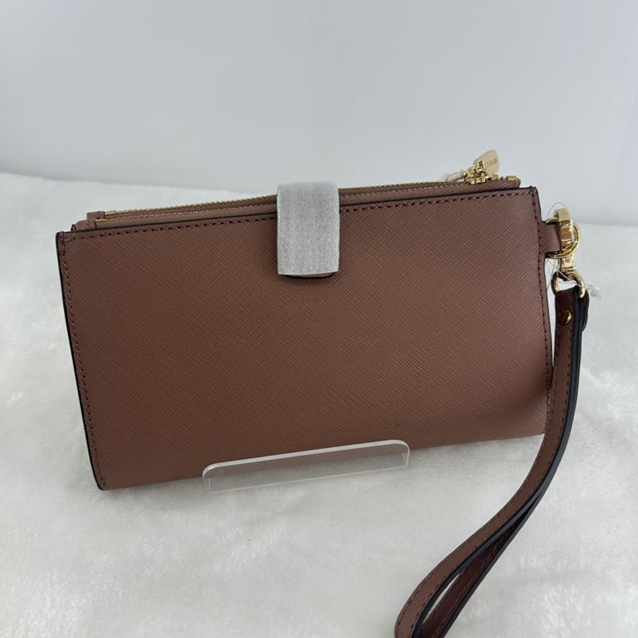 Michael Kors 經典十字紋防刮皮革手拿包(全新)玫瑰粉-1