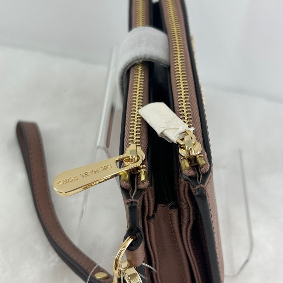 Michael Kors 經典十字紋防刮皮革手拿包(全新)玫瑰粉-3