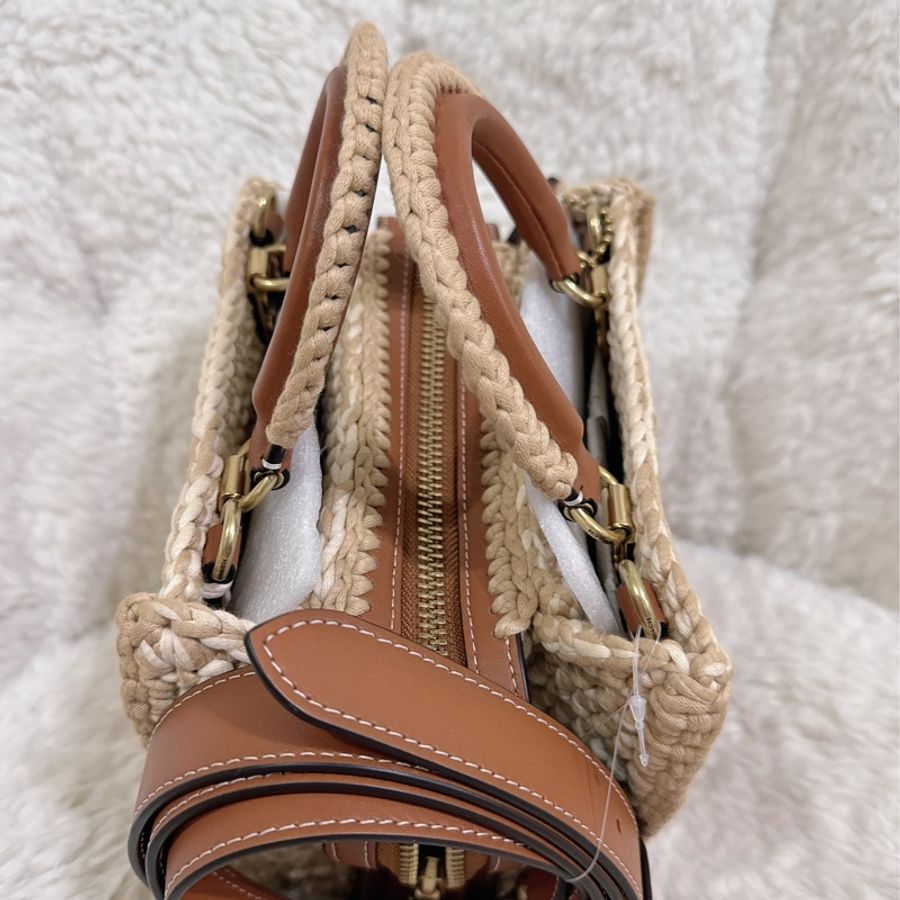 未使用coach Rogue 20針織🧶毛線系列三用包(原價25800元)-24