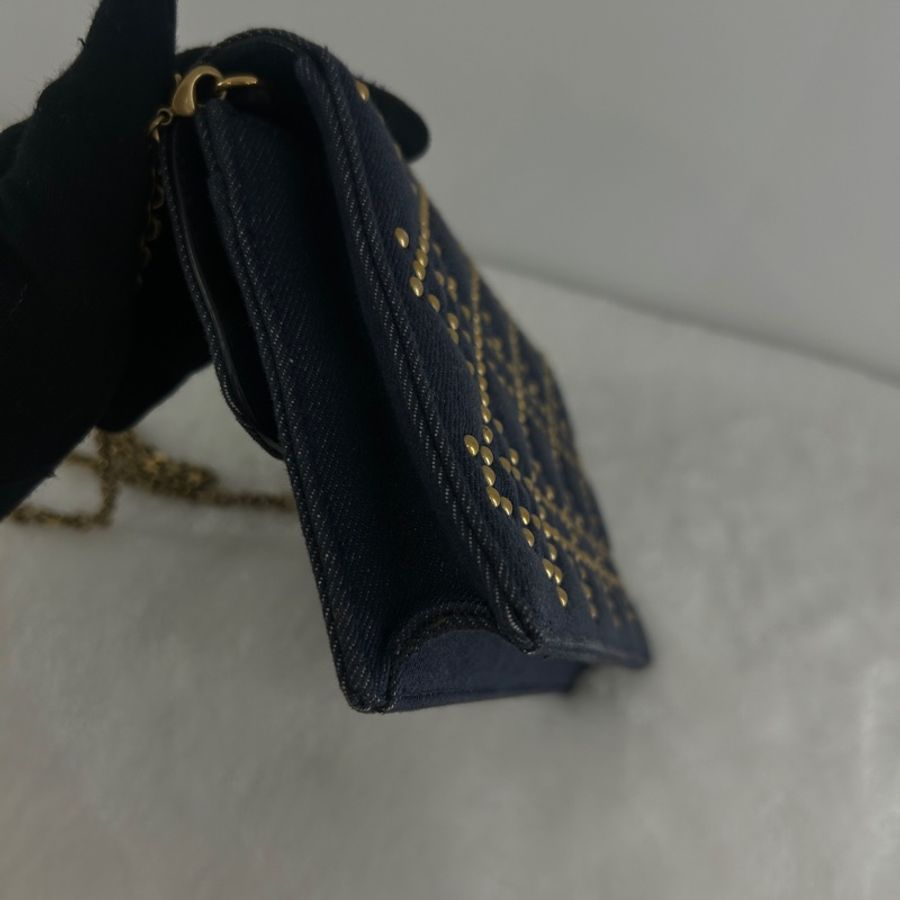 DIOR DIORADDICT 鉚釘款單寧布鏈帶斜背包-16