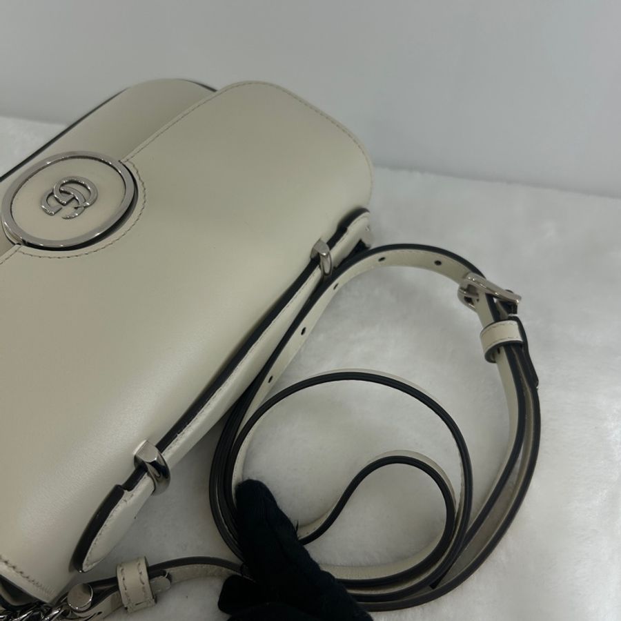 GUCCI Petite GG 迷你肩背包-16