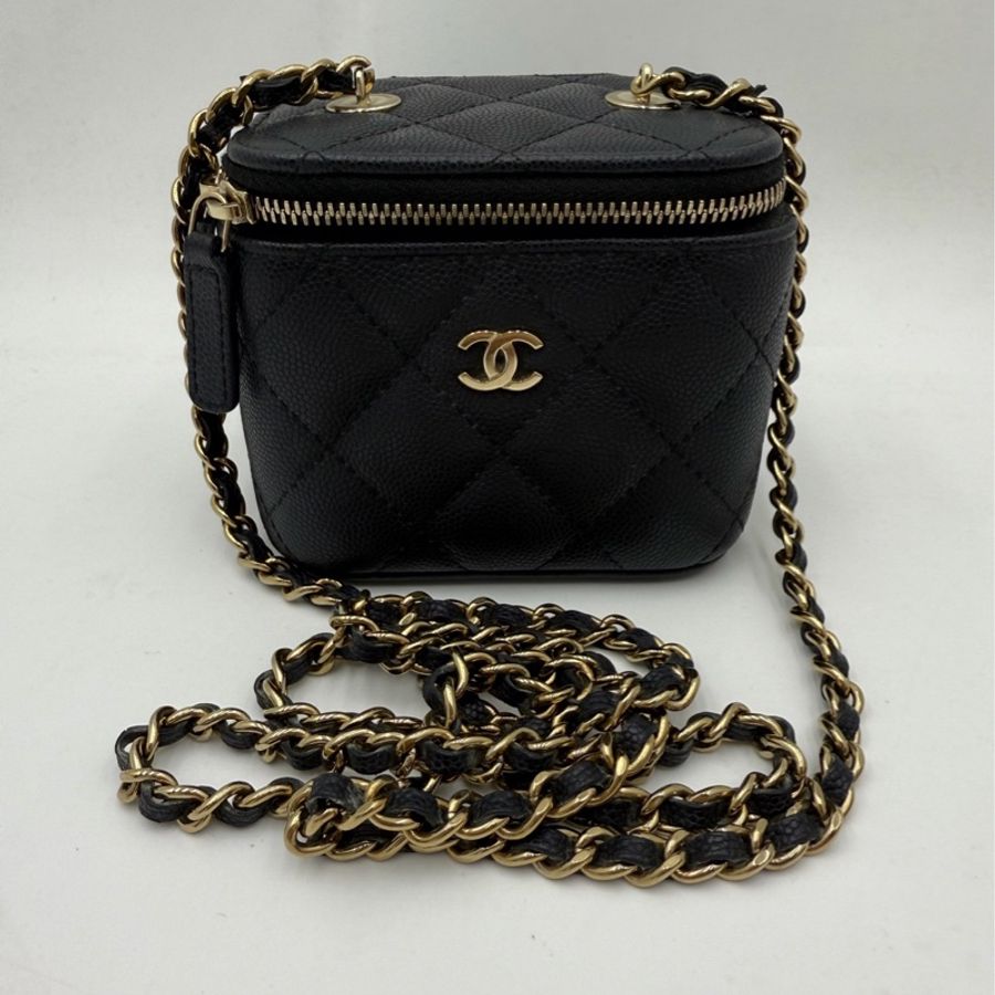CHANEL/香奈兒、25S迷你小盒子包、帶鏡子黑金荔枝紋牛皮化妝盒、鏈條斜挎單肩包、尺寸:11*8-0