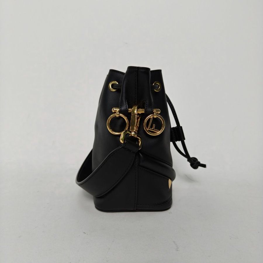 FENDI 黑色牛皮金扣MONTRESOR迷你小怪獸水桶包肩背包-1