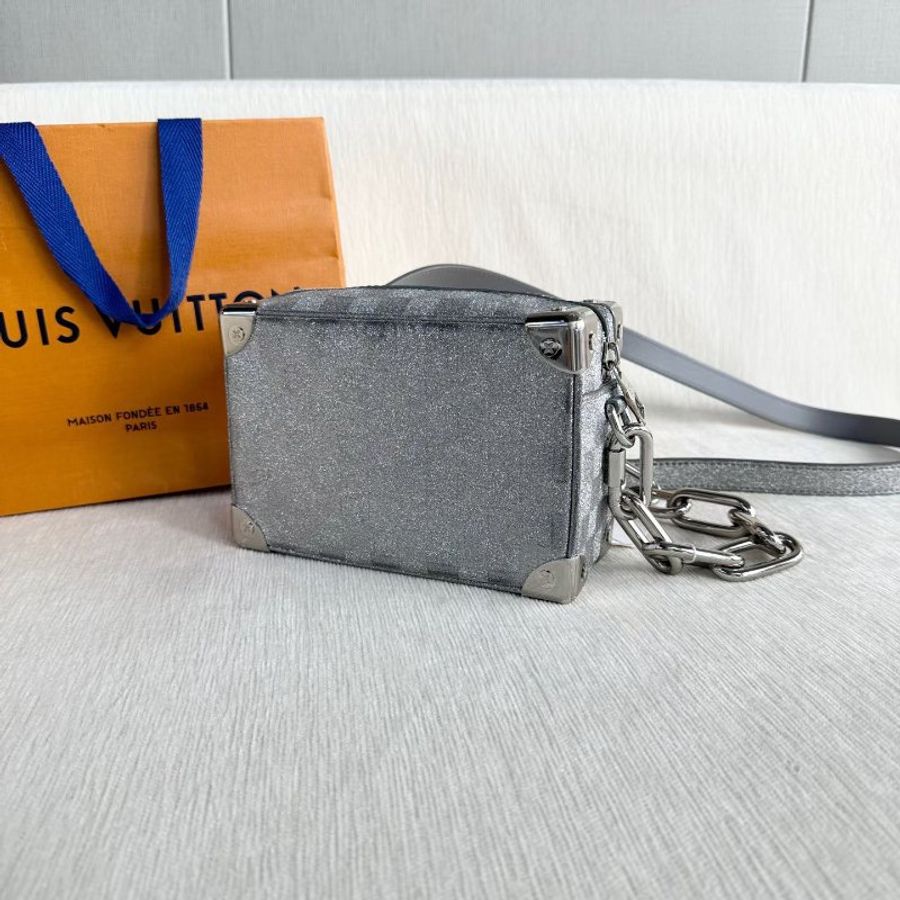 LV 銀色棋盤格soft trunk盒子包 Mini 芯片款 18*13*7 98新配件塵袋 肩帶-6