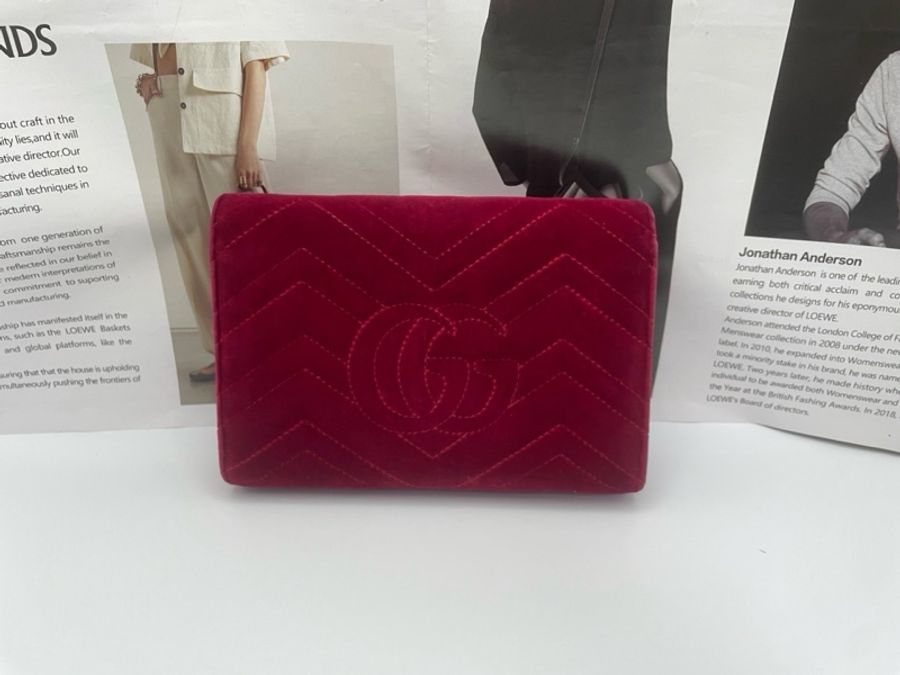 古馳 Gucci 馬蒙woc 鏈條包 天鵝絨 紅色-1