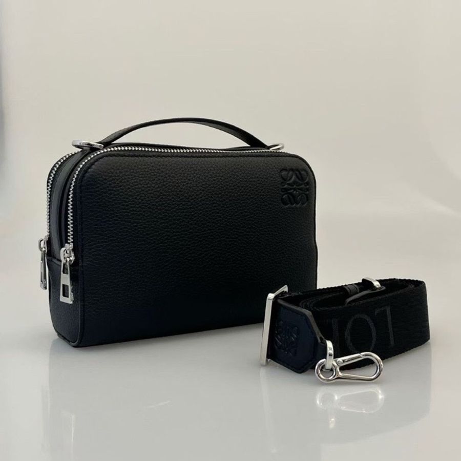 Loewe 相機 斜背包-0