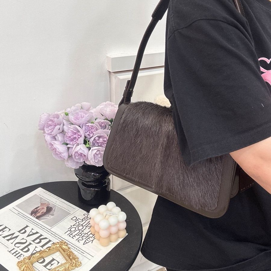 【赫蒂國際精品】Celine 賽琳 皮草漆皮肩背包vintage-1