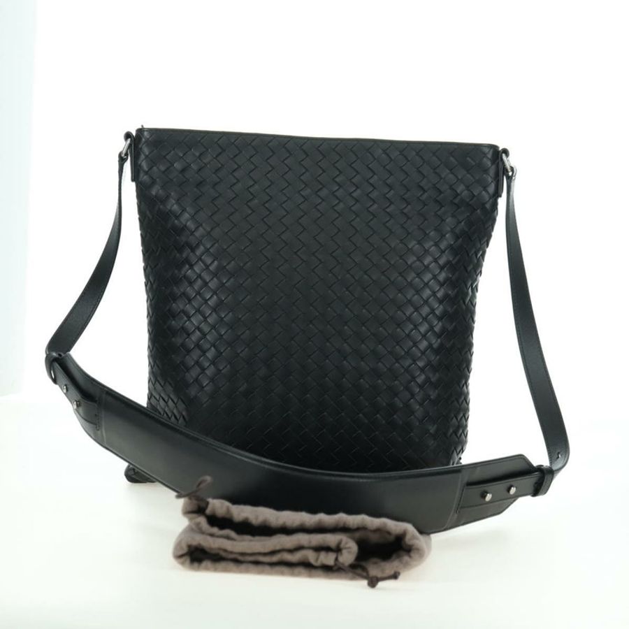 【日本直送】BOTTEGA VENETA INTRECCIATO 皮革肩背包 黑色 銀色 正品 am11497SAV-22