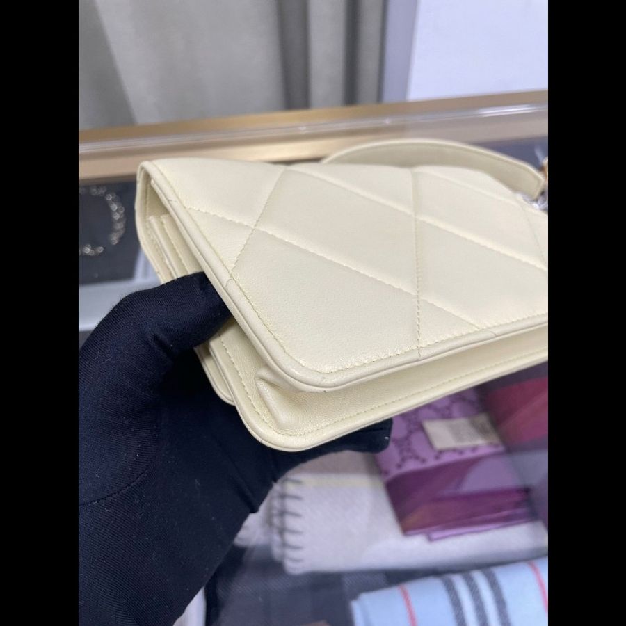 Chanel 19bag wallet on chain-10