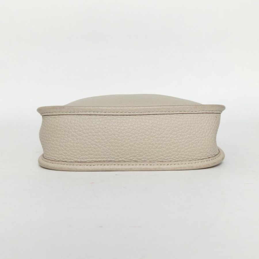 HERMES EvelyneMini16冰川白TC皮U刻金扣肩背包-4