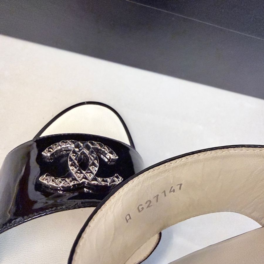 Chanel LOGO 黑銀 跟鞋 涼鞋 拖鞋-3