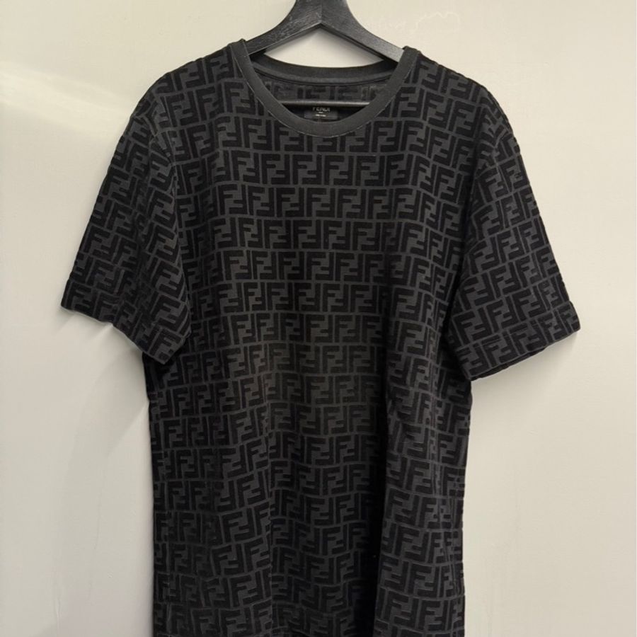 近全新🌟Fendi 滿版植絨Logo短袖|Classic Trend CT精品|台北東區實體-4
