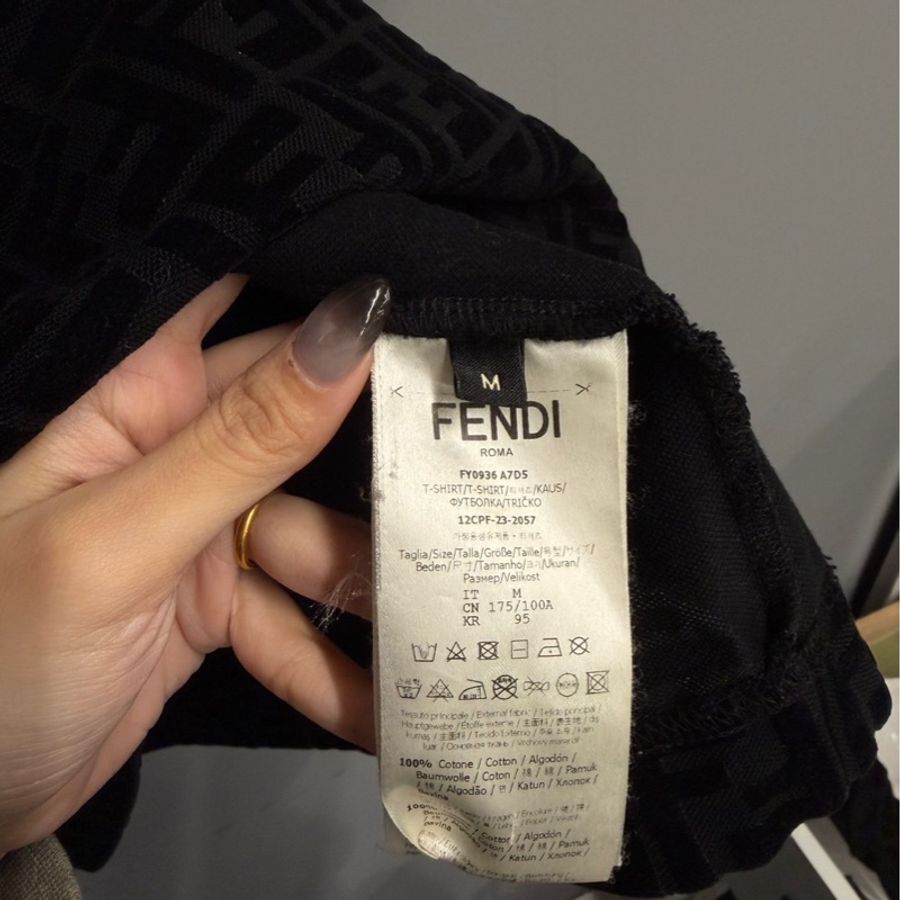 近全新🌟Fendi 滿版植絨Logo短袖|Classic Trend CT精品|台北東區實體-9
