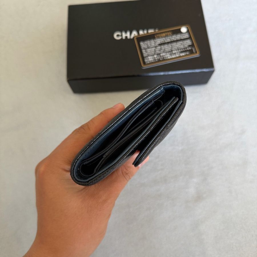 Chanel 菱格紋荔枝牛皮黑銀三折長夾-7