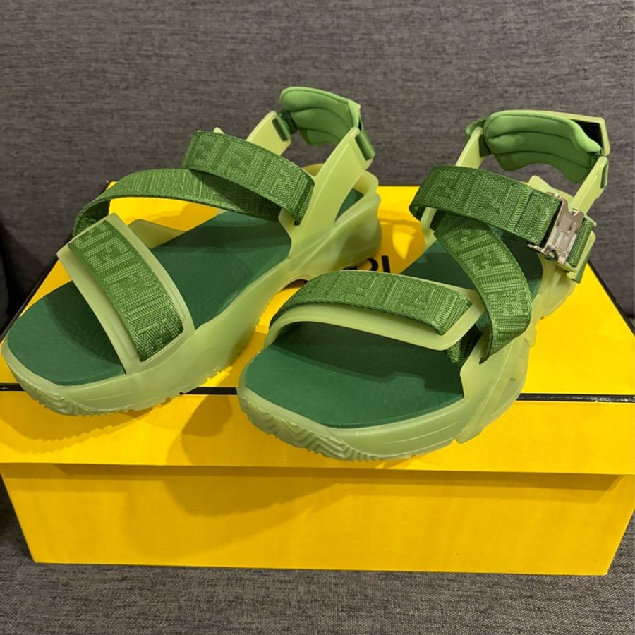 Fendi涼鞋 全新-12