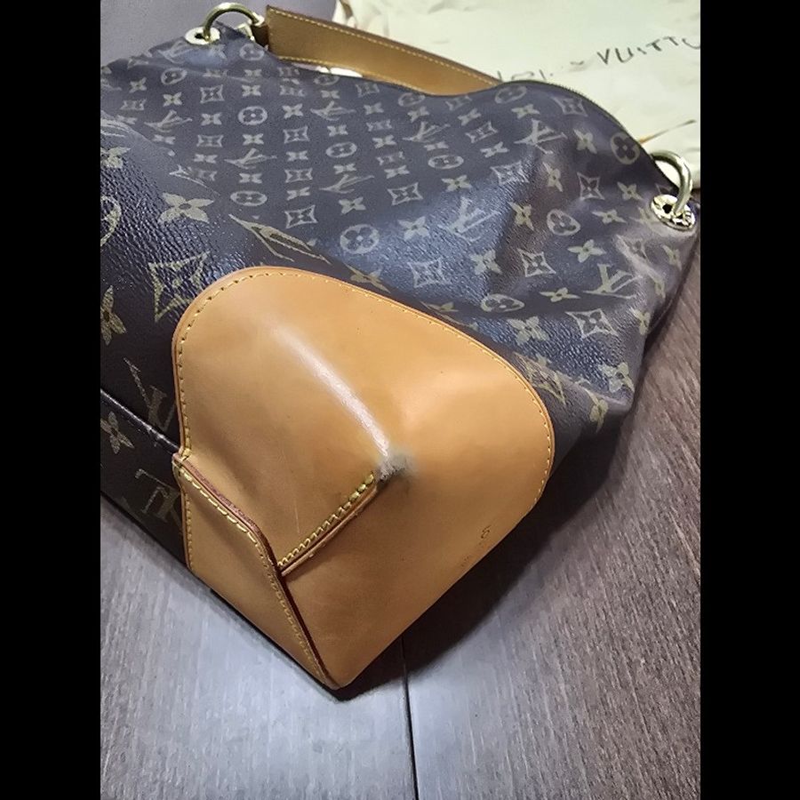 LV Louis Vuitton
彎月包 Berri MM carryall Multipass參考-22