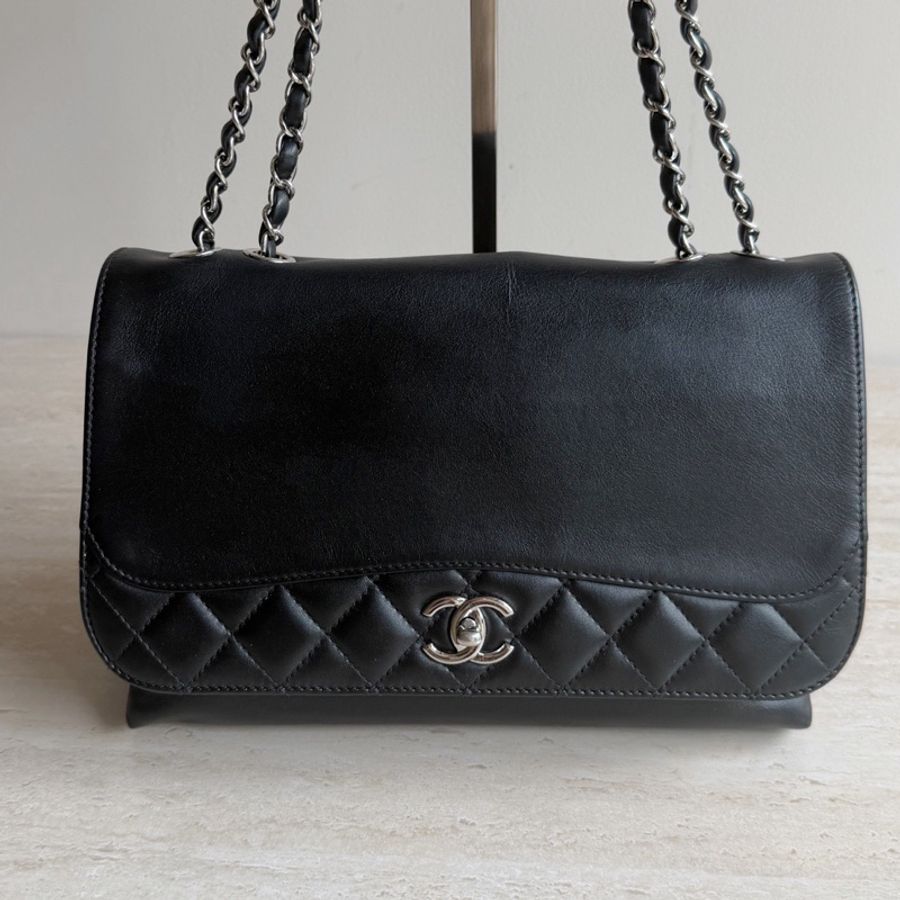Chanel香奈兒黑銀牛皮風琴口蓋包+21開 底長29cm 無附件-0